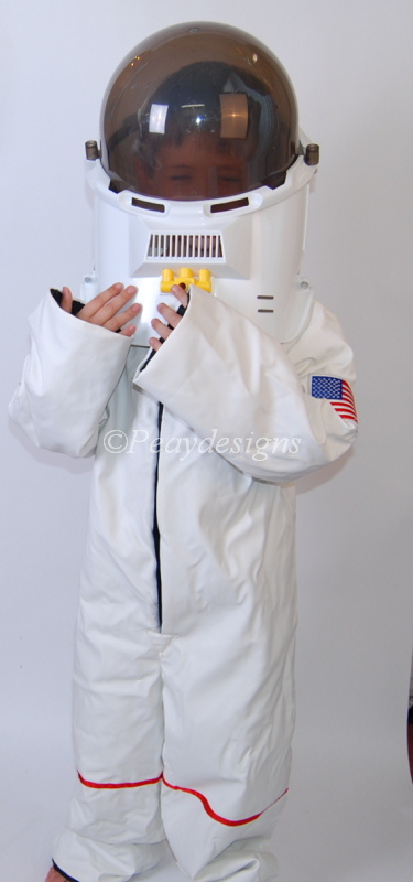 astronaut costume helmet